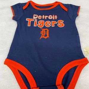 NEW!!! Detroit tigers baseball new onesie baby girl sz 0-3 mos